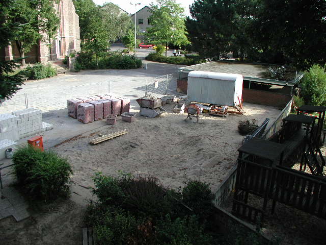 Materiallager auf dem Schulhof